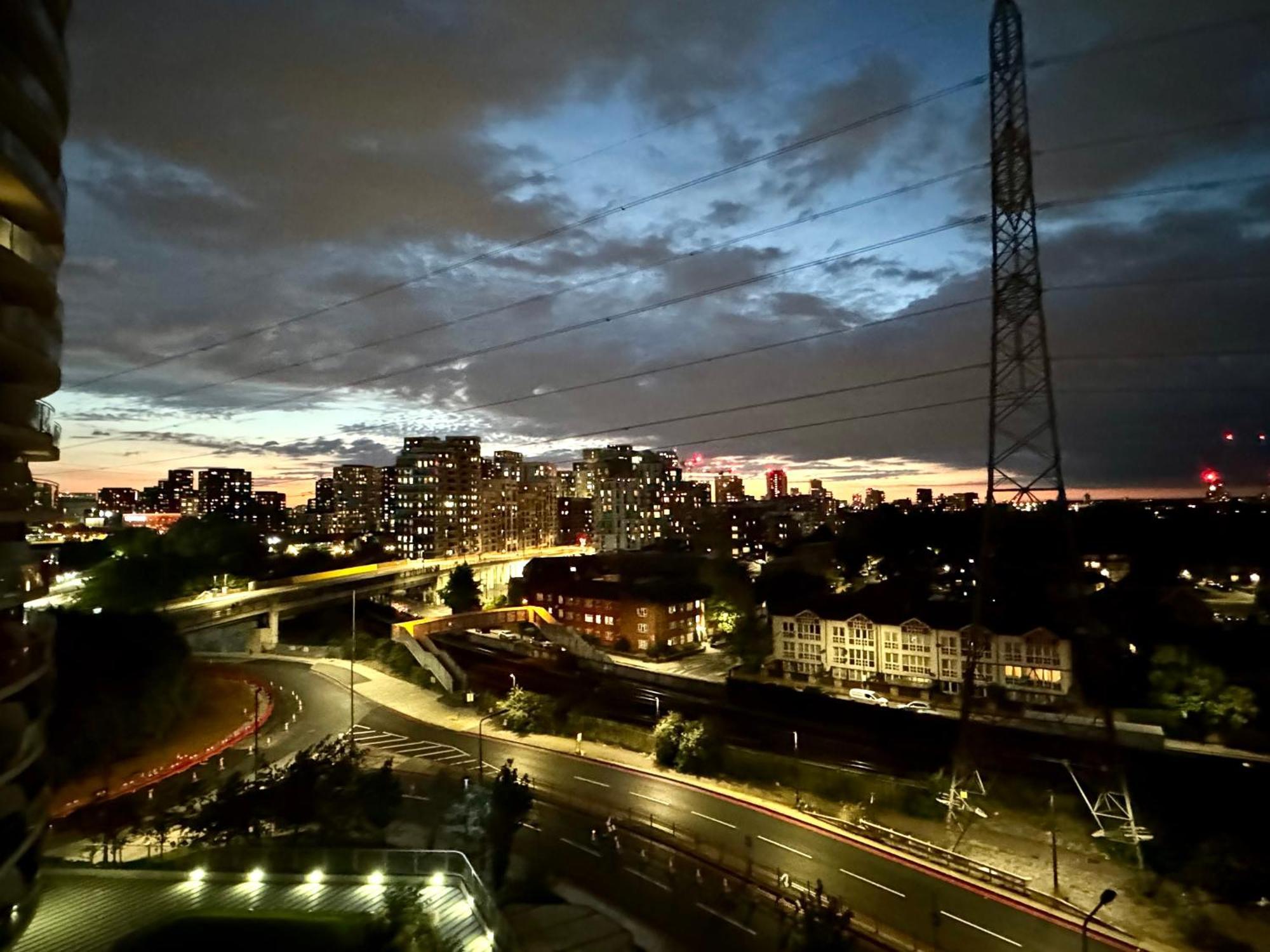 London Excel Cosy Apartment With Balcony & River View Close To O2 Arena, Cable Car, City Hall Eksteriør bilde